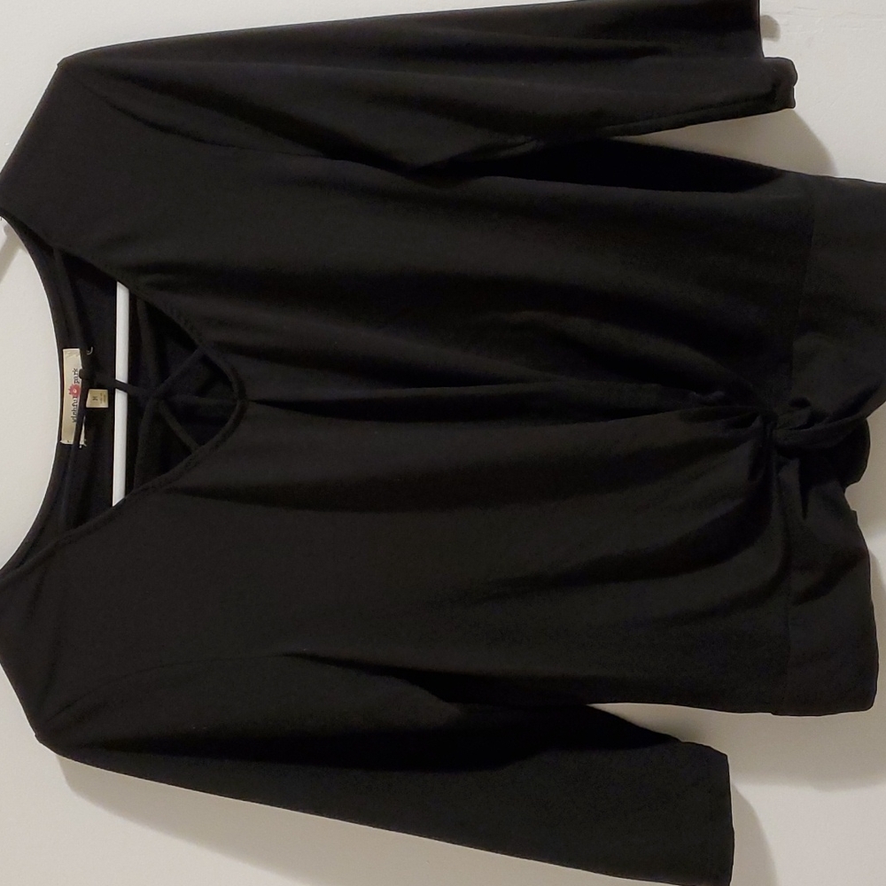 𝚠𝚒𝚜𝚑𝚏𝚞𝚕 𝚙𝚊𝚛𝚔 black top